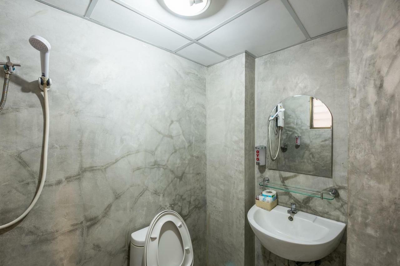 Oyo 110 Old Town Hotel Bangkok Ngoại thất bức ảnh